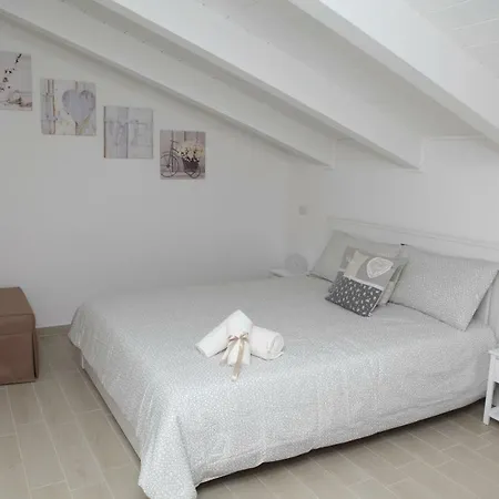Rosy House - Hospitality Apartment Pimonte