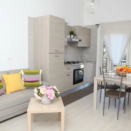 Rosy House - Hospitality Apartment *