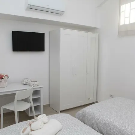 Rosy House - Hospitality Apartment